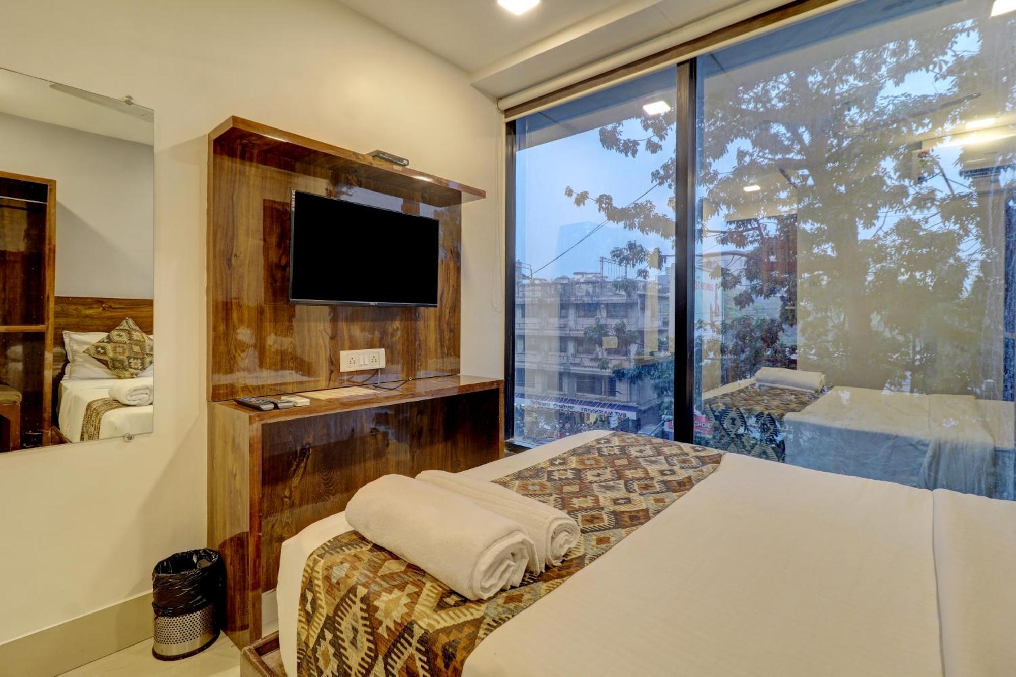 Hotel Merry Gold Mumbai Exteriör bild