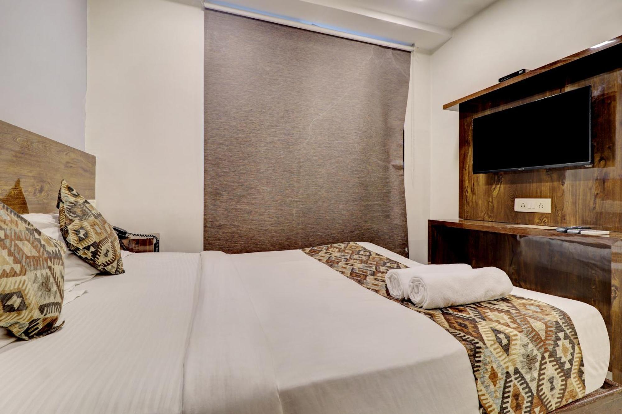 Hotel Merry Gold Mumbai Exteriör bild