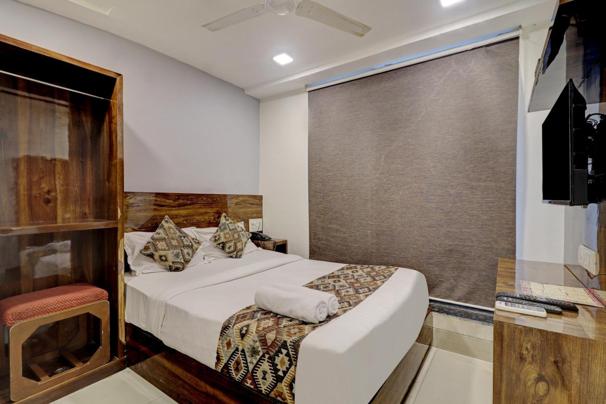 Hotel Merry Gold Mumbai Exteriör bild